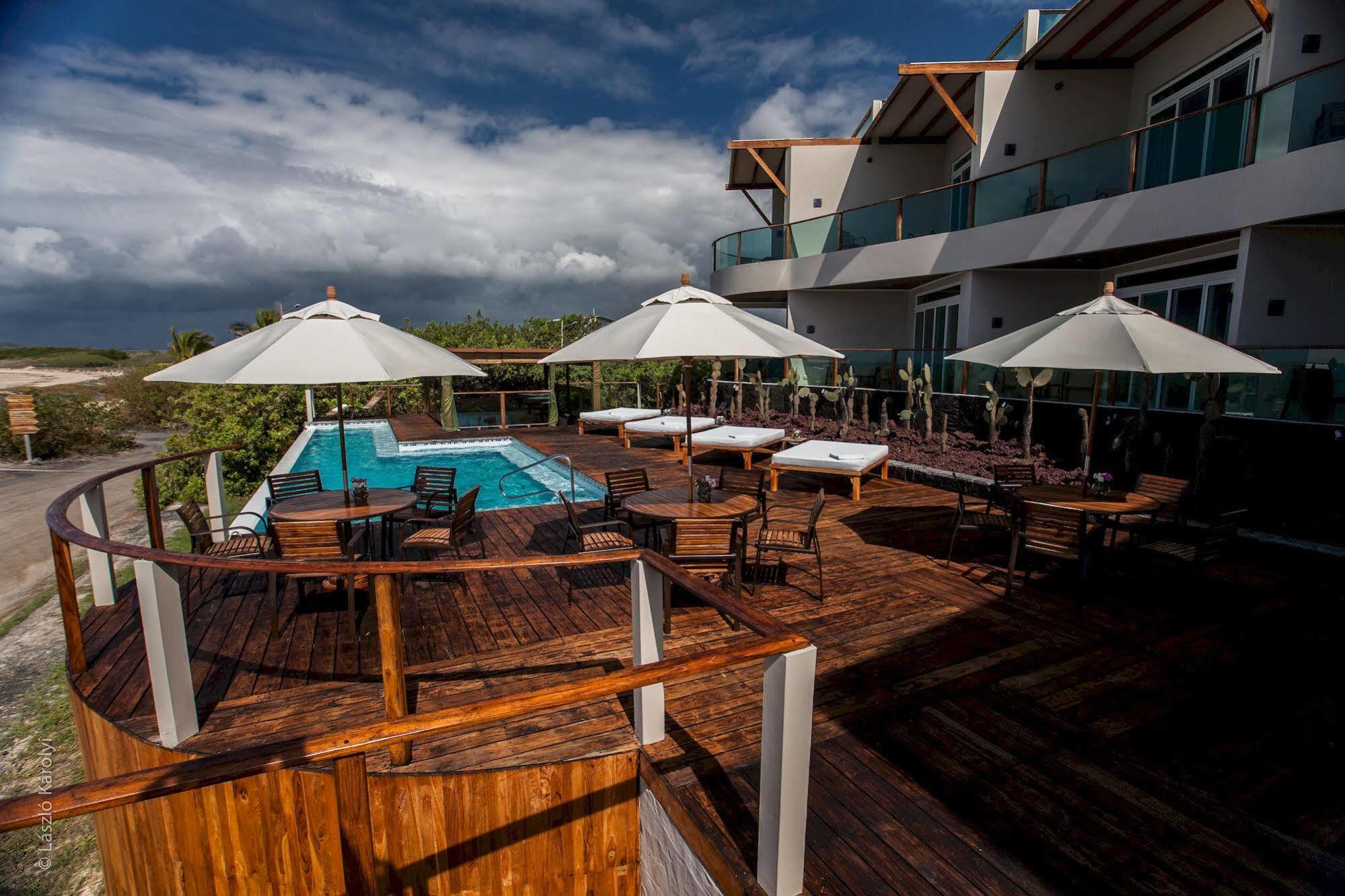 Iguana Crossing Boutique Hotel Puerto Villamil Dış mekan fotoğraf